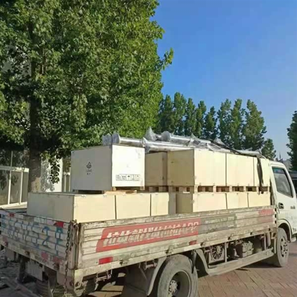 化工攪拌設備裝車發(fā)貨